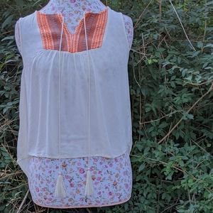 Embroidered V-Neck Sleeveless Blouse by Moon